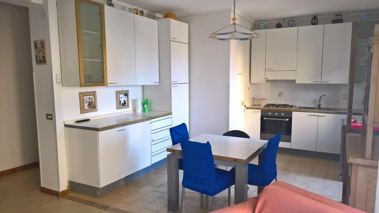 Suite Fronte Spiaggia - 50M Dalla Spiaggia トラーパニ 0*,