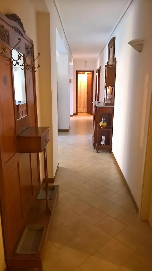 Suite Fronte Spiaggia - 50M Dalla Spiaggia トラーパニ アパート