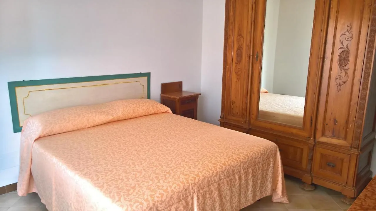 Suite Fronte Spiaggia - 50M Dalla Spiaggia Trapani Italy